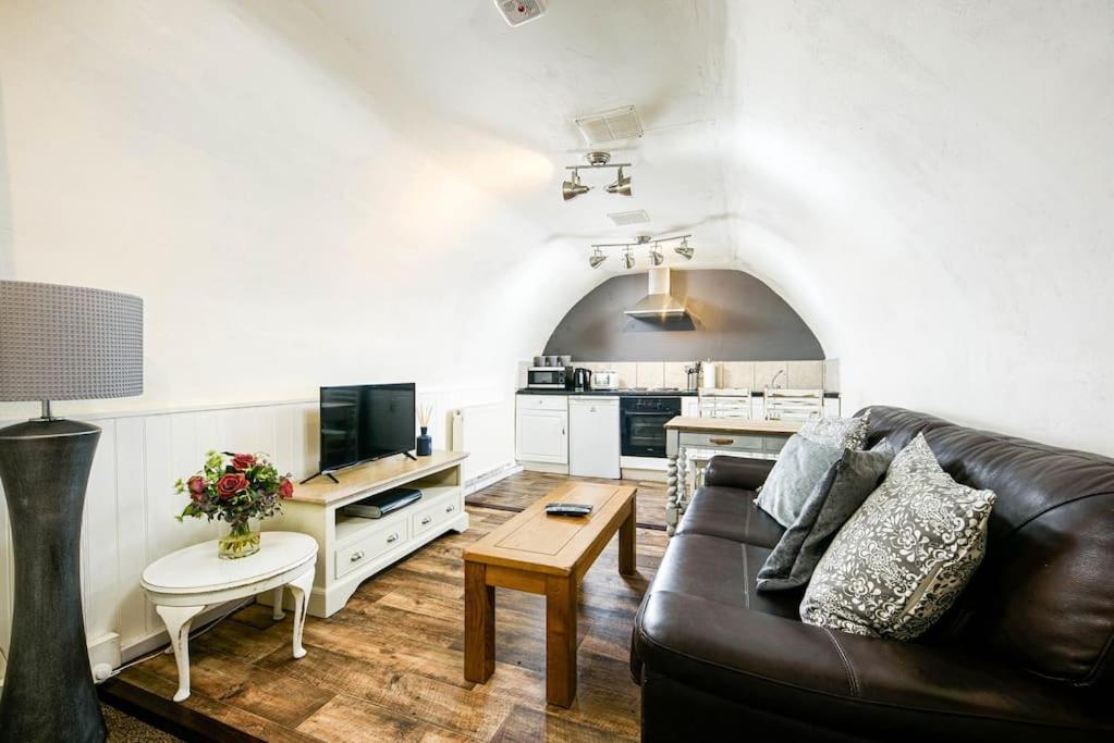 Unique 1 Bedroom Apartment-Bath Exteriör bild